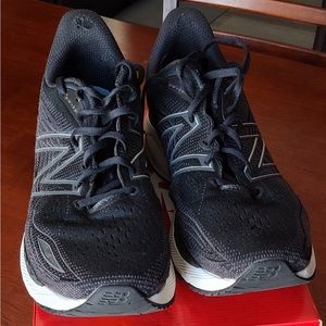 Men’s New Balance sneakers